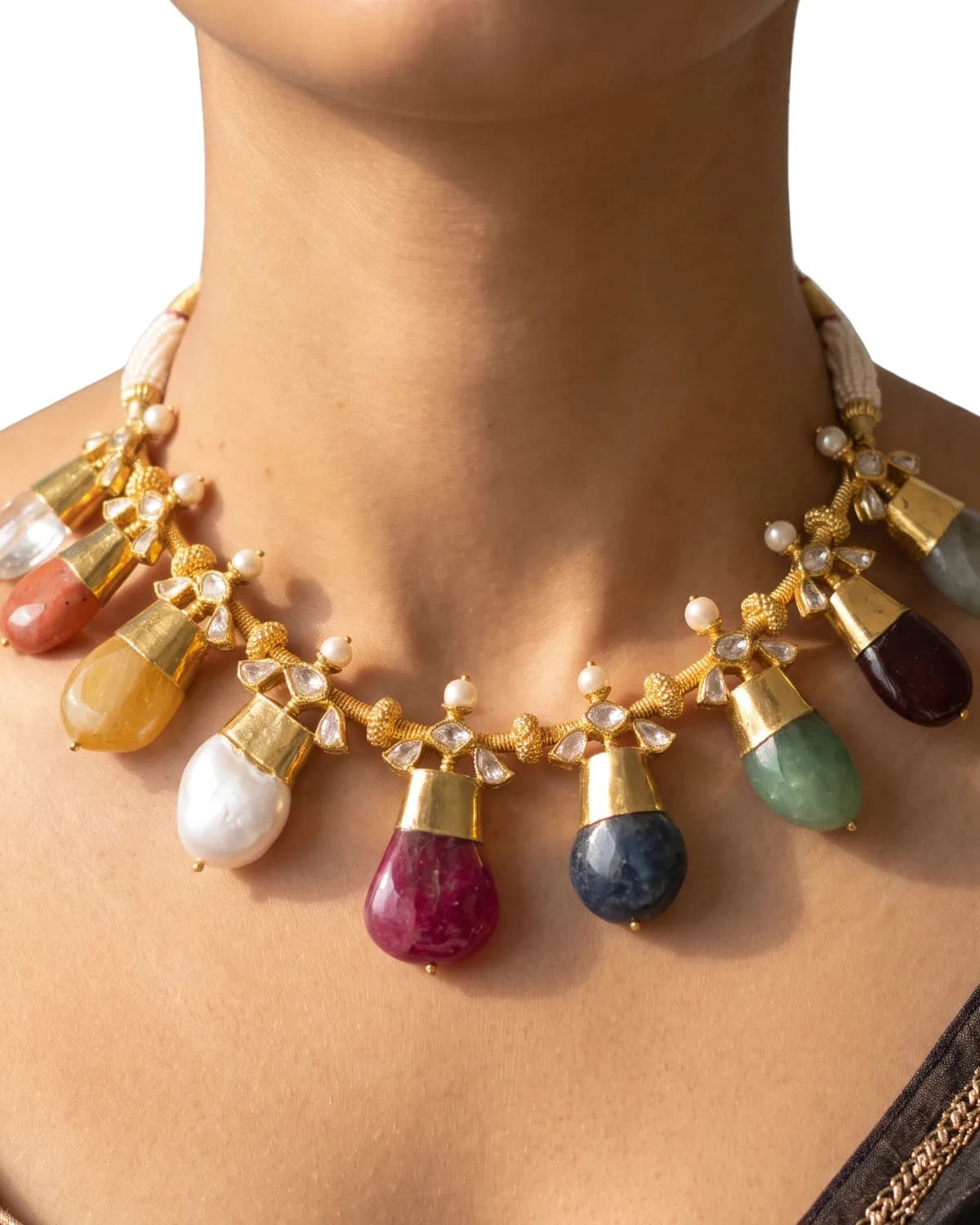 Big Navratan Loose Stone Set in 18K gold — On the body