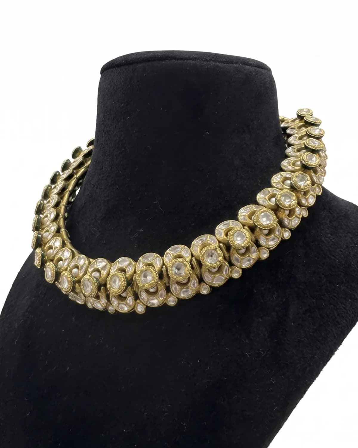 Chaand Diamond Polki Hasli in 18K gold — Angle — how it turns